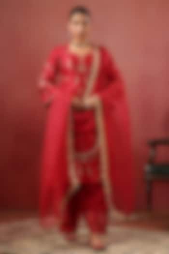 Blood Red Chanderi Resham Work Kurta Set by ANSHU WADHWA at Pernia's Pop Up Shop