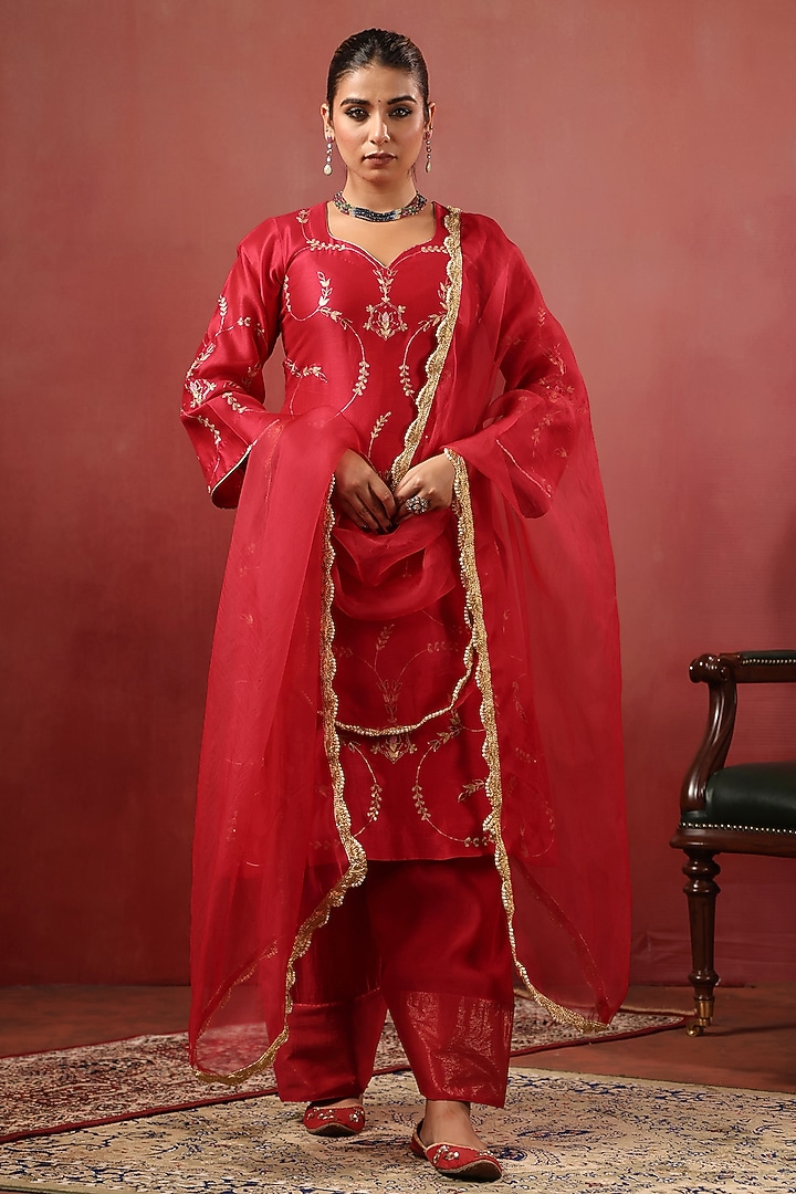Blood Red Chanderi Resham Work Kurta Set by ANSHU WADHWA at Pernia's Pop Up Shop
