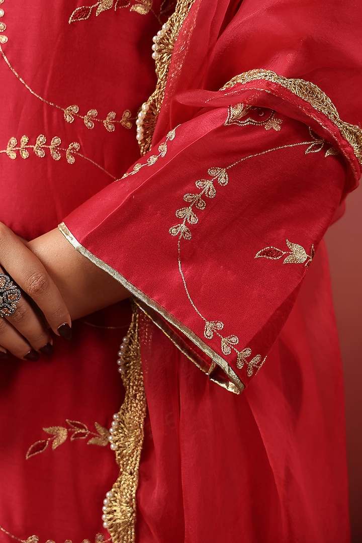 Blood Red Chanderi Resham Work Kurta Set by ANSHU WADHWA at Pernia's Pop Up Shop