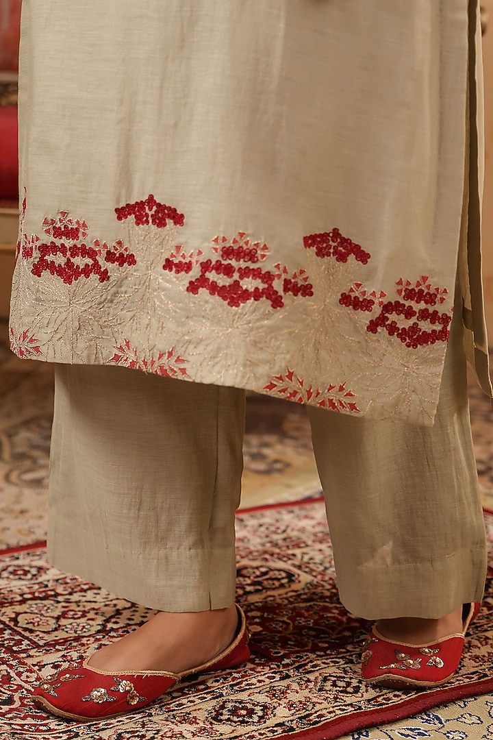 Sage Green Chanderi Threadwork Kurta Set by ANSHU WADHWA at Pernia's Pop Up Shop