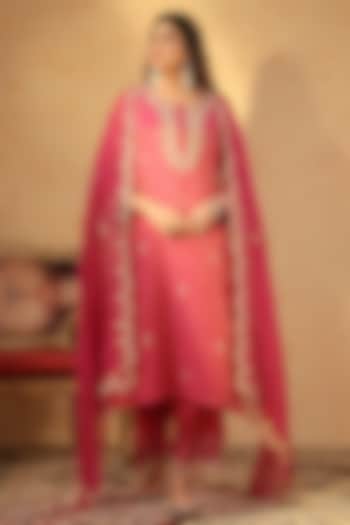 Red Tissue Chanderi Machine Embroidered Kurta Set by ANSHU WADHWA at Pernia's Pop Up Shop