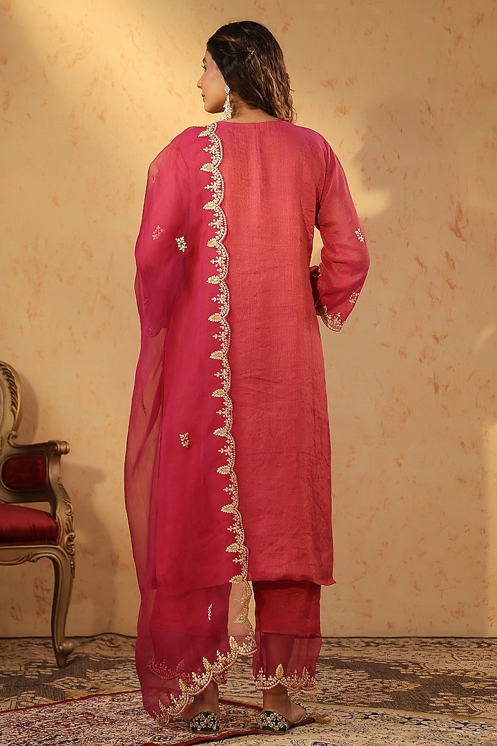 Red Tissue Chanderi Machine Embroidered Kurta Set by ANSHU WADHWA at Pernia's Pop Up Shop