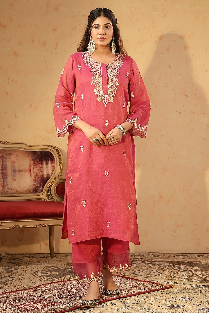 Red Tissue Chanderi Machine Embroidered Kurta Set by ANSHU WADHWA at Pernia's Pop Up Shop