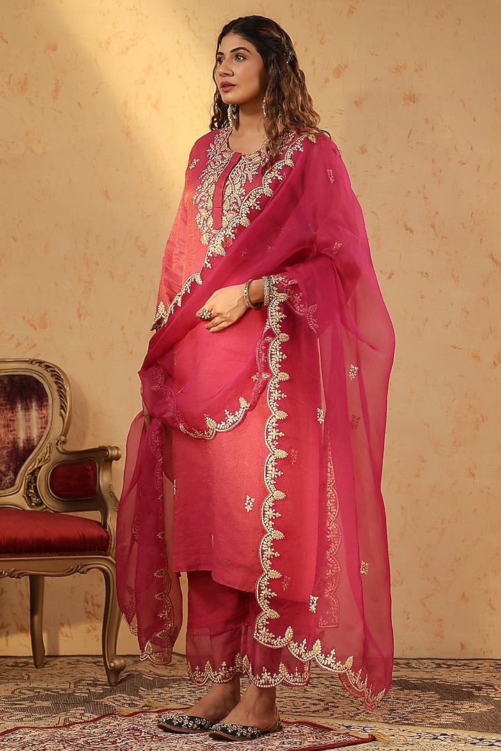 Red Tissue Chanderi Machine Embroidered Kurta Set by ANSHU WADHWA at Pernia's Pop Up Shop