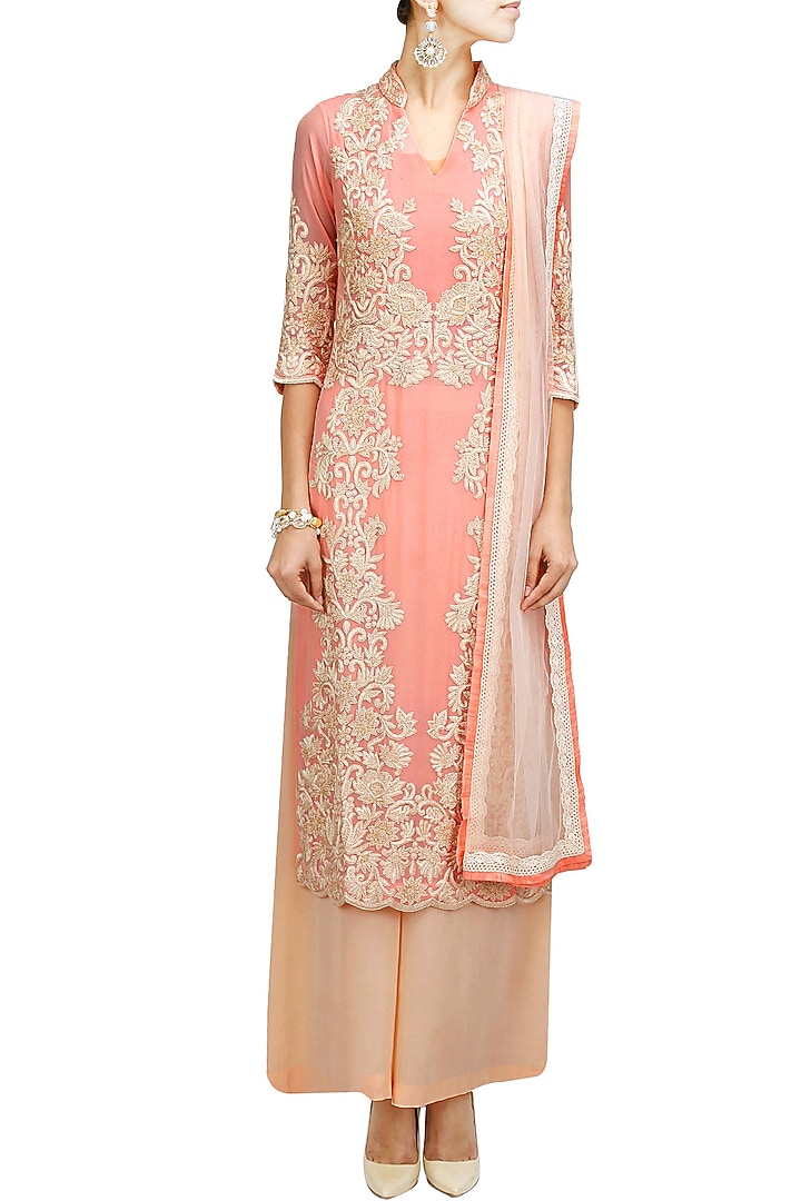 Light pink embroidered straight kurta set available only at Pernia's Pop-Up Shop.