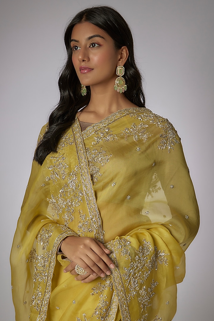 Yellow Organza Zardosi Embroidered Bridal Saree Set by Anushree Reddy at Pernia's Pop Up Shop
