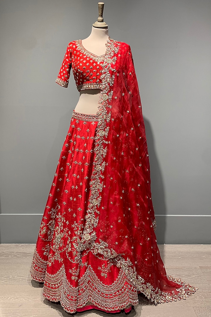 Red Scallop Bridal Lehenga Set by Anushree Reddy at Pernia's Pop Up Shop