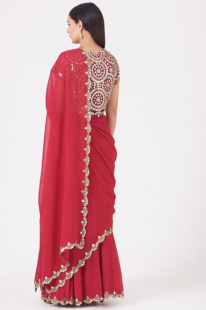 Red Mirror Embroidered Reception Saree Set by Anand Kabra at Pernia's Pop Up Shop