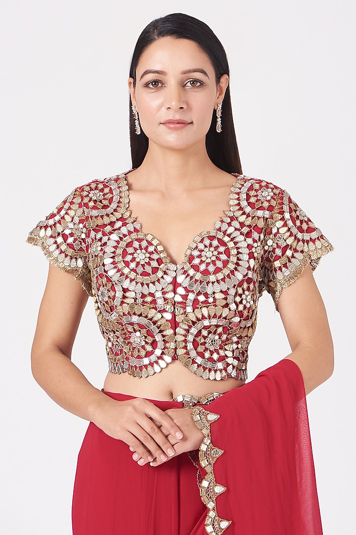 Red Mirror Embroidered Reception Saree Set by Anand Kabra at Pernia's Pop Up Shop