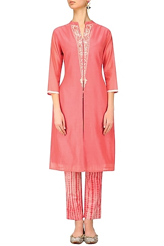Pink Embroidered Kurta with Tye and Dye Pants by Anvita