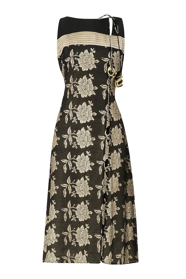 Black block printed kurta available only at Pernia's Pop Up Shop.