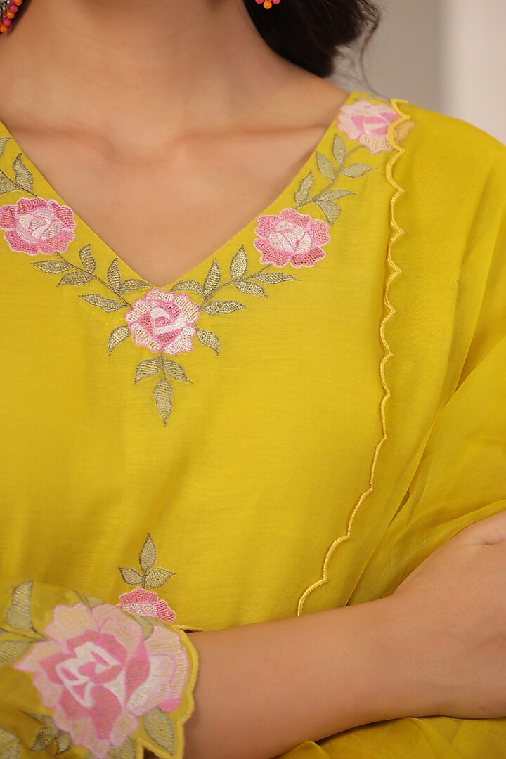 Greenish Yellow Chanderi Embroidered Kurta Set by ANSHU WADHWA at Pernia's Pop Up Shop