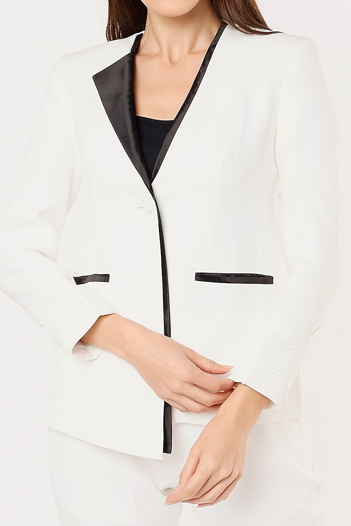 White Crepe Georgette Blazer Set by Applique by Virakti at Pernia's Pop Up Shop