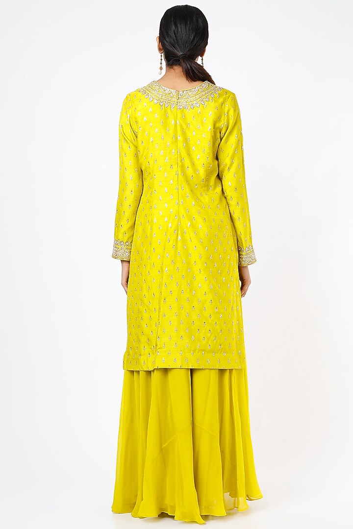 Lime Embroidered Kurta Set by Anupraas at Pernia's Pop Up Shop