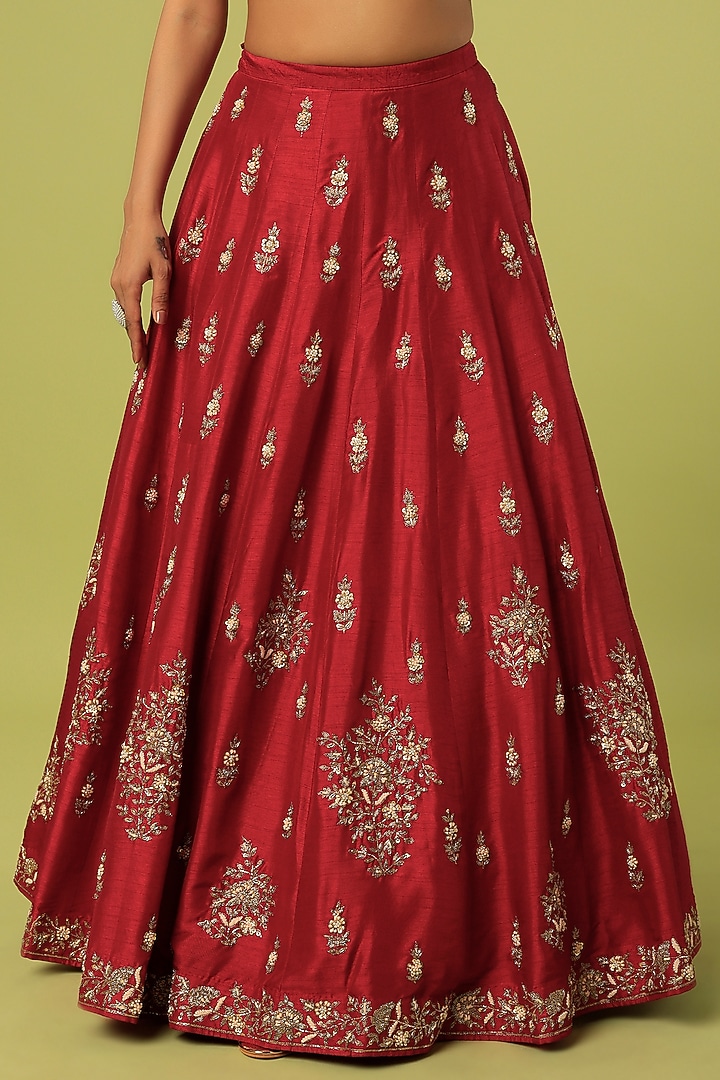 Red Embroidered Wedding Lehenga Set by Anupraas at Pernia's Pop Up Shop