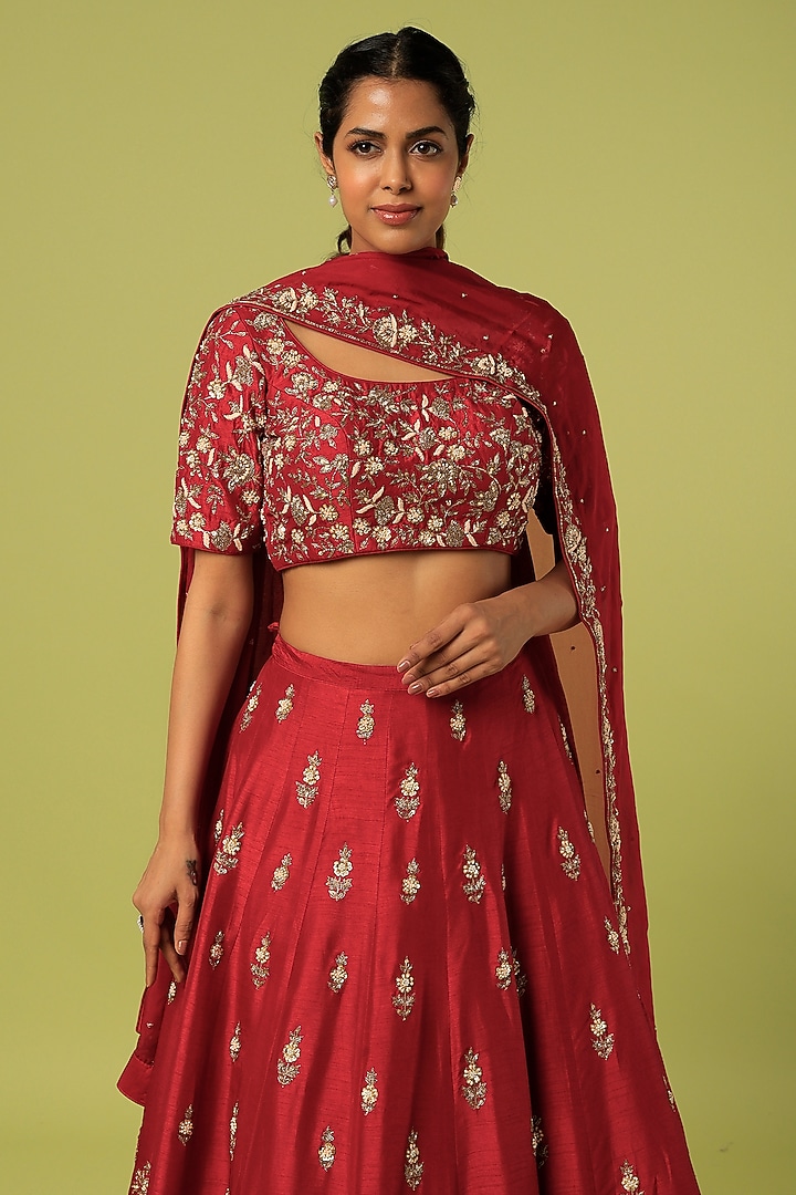 Red Embroidered Wedding Lehenga Set by Anupraas at Pernia's Pop Up Shop