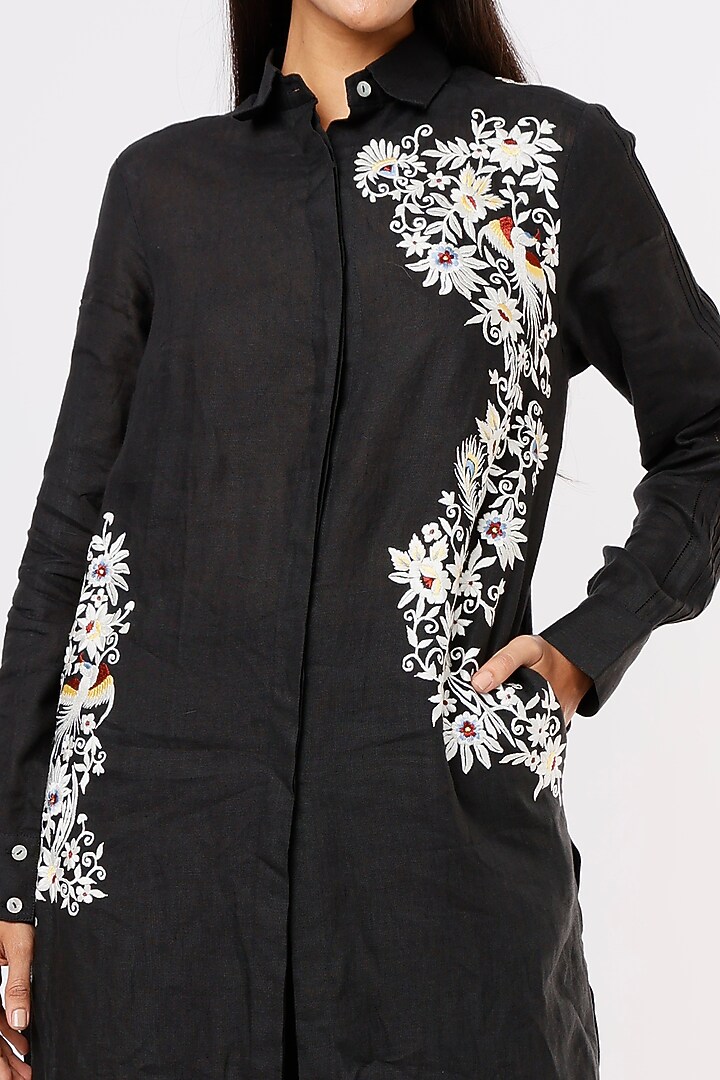 Black Embroidered Kurta by Aqube by Amber at Pernia's Pop Up Shop
