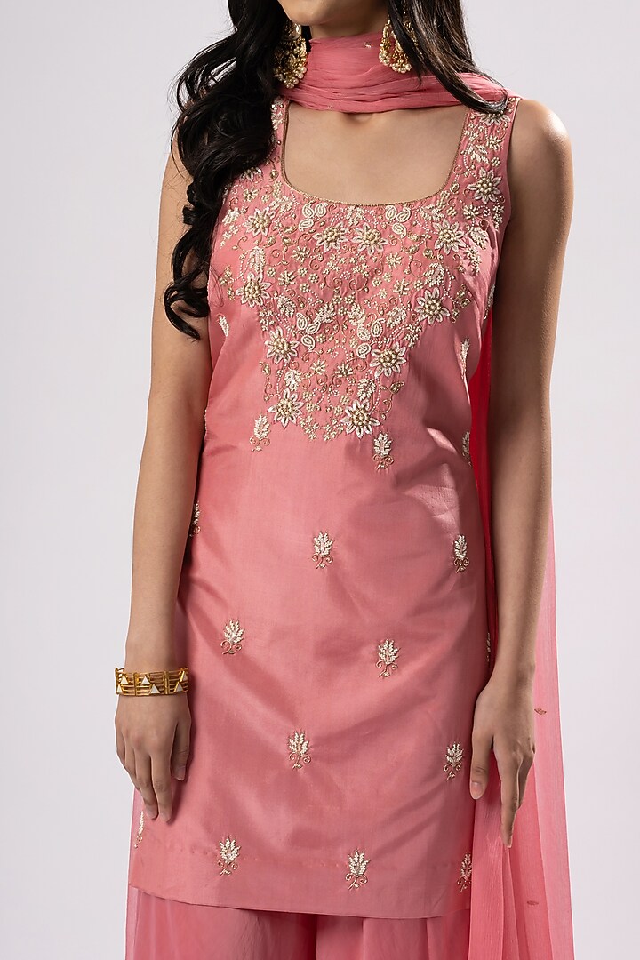 Coral Pink Embroidered Kurta Set by Arakne at Pernia's Pop Up Shop