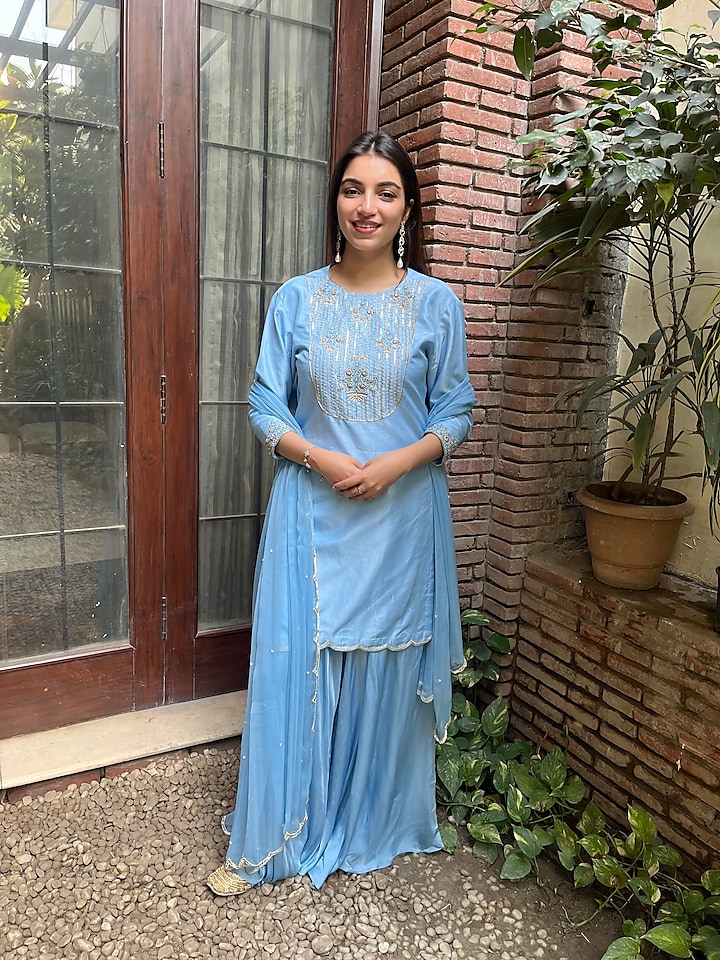 Powder Blue Embroidered Kurta Set by Arakne at Pernia's Pop Up Shop