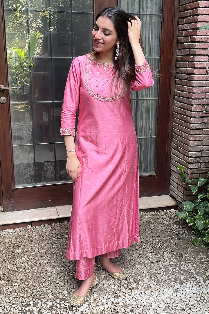 Coral Pink Embroidered Kurta Set by Arakne at Pernia's Pop Up Shop