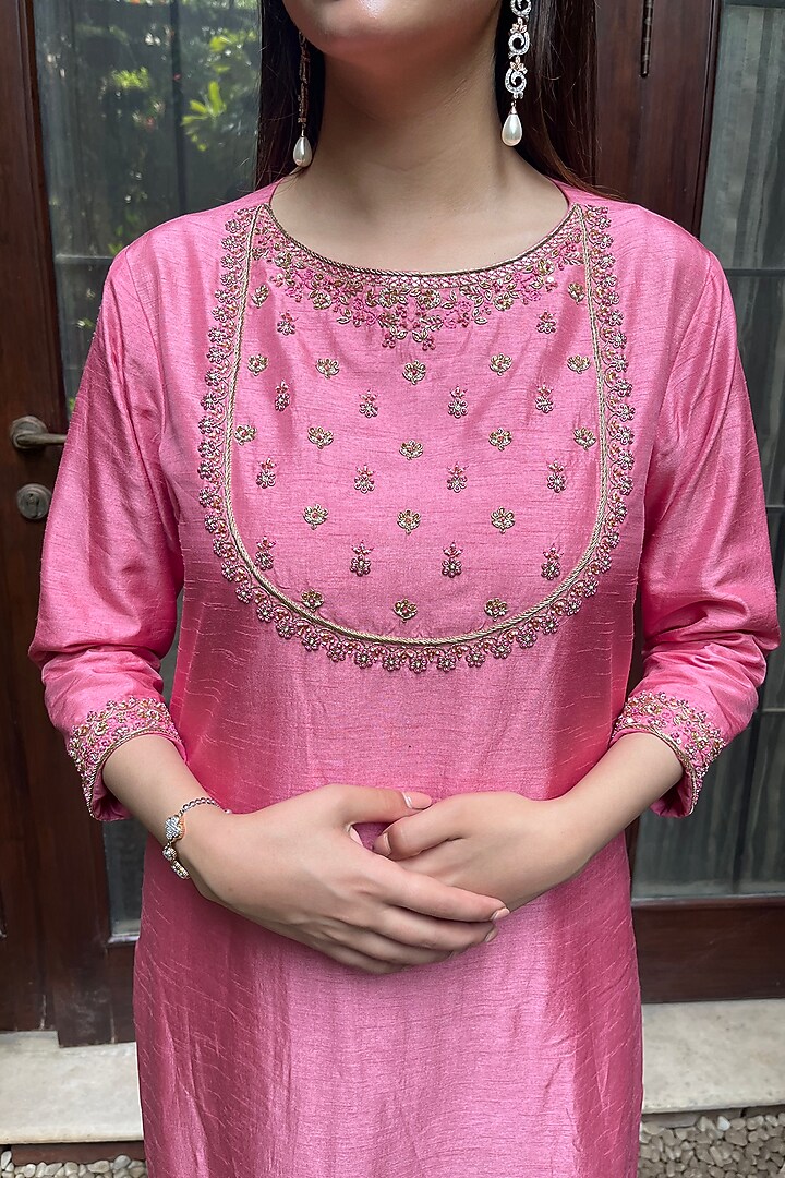 Coral Pink Embroidered Kurta Set by Arakne at Pernia's Pop Up Shop