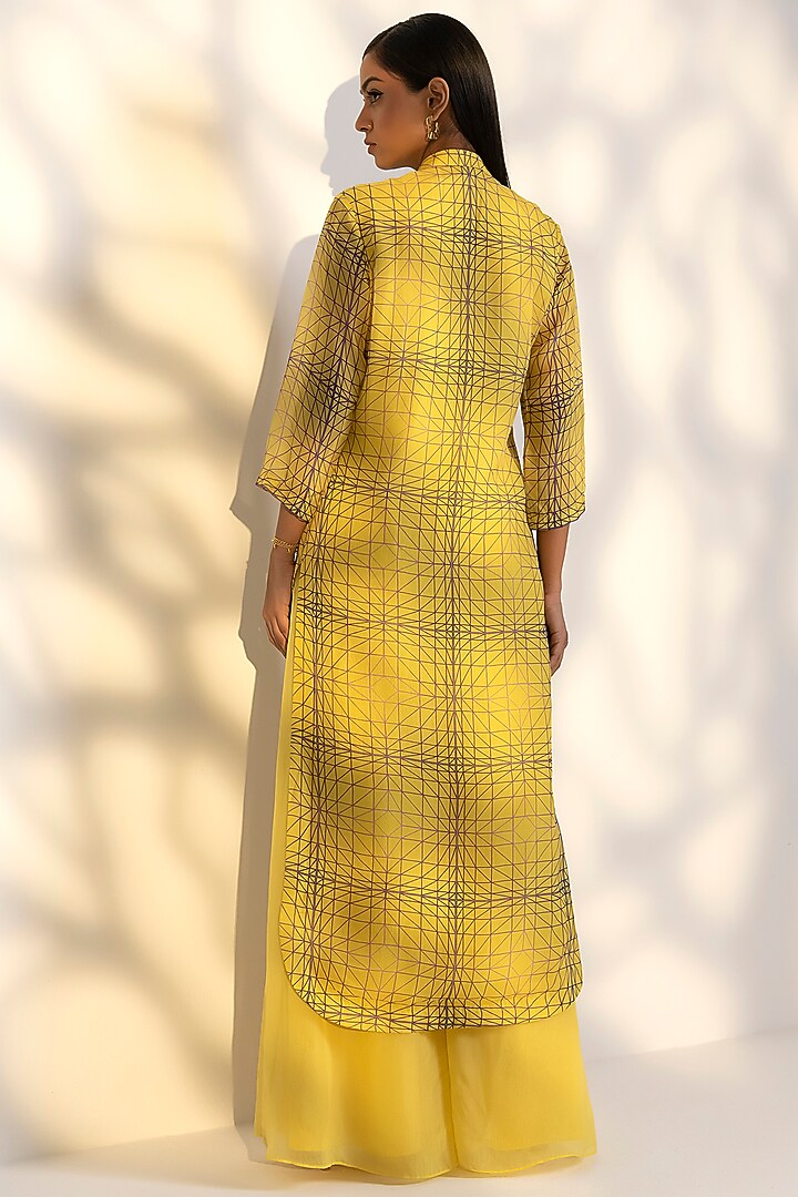 Yellow Printed Kurta Set by Arakne at Pernia's Pop Up Shop
