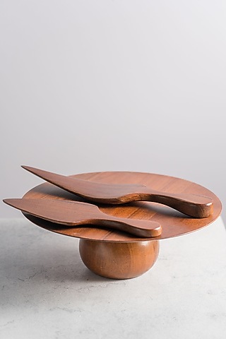 Brown Wood Cake Stand With Spatulas (Set of 3) by Araana Home