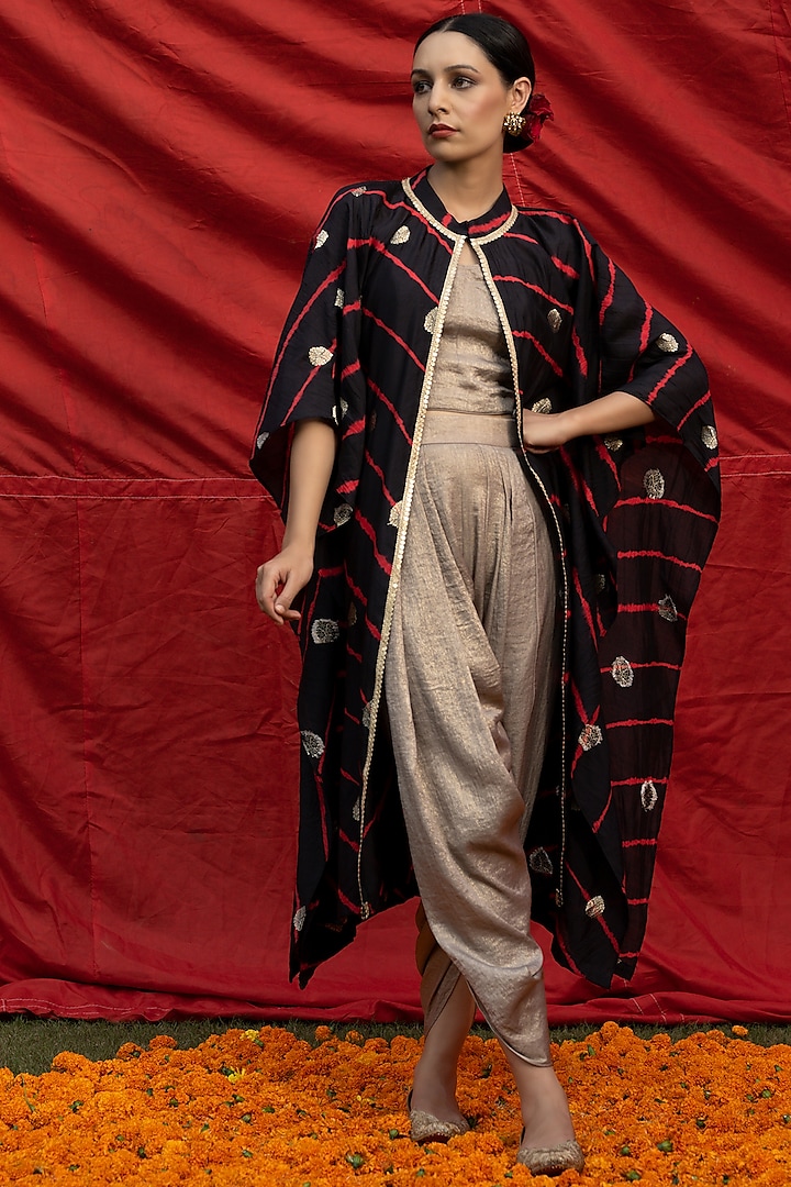 Black Pure Silk Leheriya Printed Kaftan Cape Set by Aradhana & Aparna at Pernia's Pop Up Shop