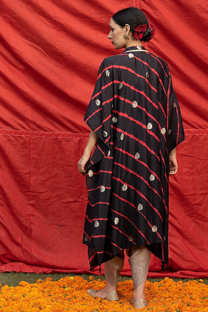 Black Pure Silk Leheriya Printed Kaftan Cape Set by Aradhana & Aparna at Pernia's Pop Up Shop