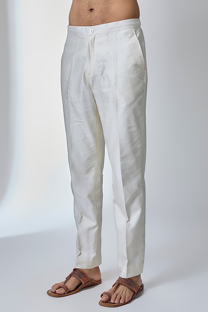 Off-White Georgette Kurta Set by ARJAN DUGAL at Pernia's Pop Up Shop