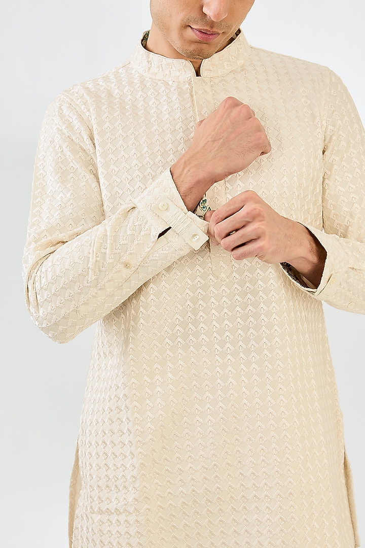 Off-White Chanderi Silk Printed Short Kurta Set by ARJAN DUGAL at Pernia's Pop Up Shop