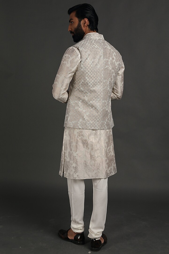 Off-White Silk Zari Embroidered Bundi Jacket by ARJAN DUGAL at Pernia's Pop Up Shop