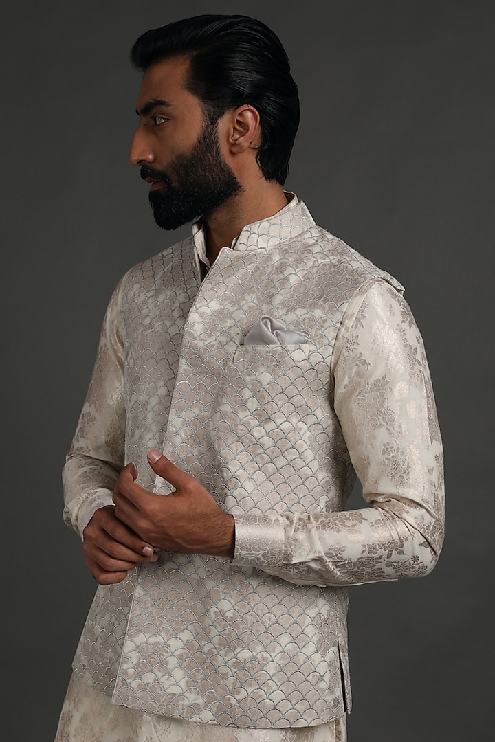 Off-White Silk Zari Embroidered Bundi Jacket by ARJAN DUGAL at Pernia's Pop Up Shop