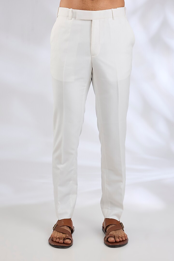 Off-White Chanderi Kurta Set by ARJAN DUGAL at Pernia's Pop Up Shop