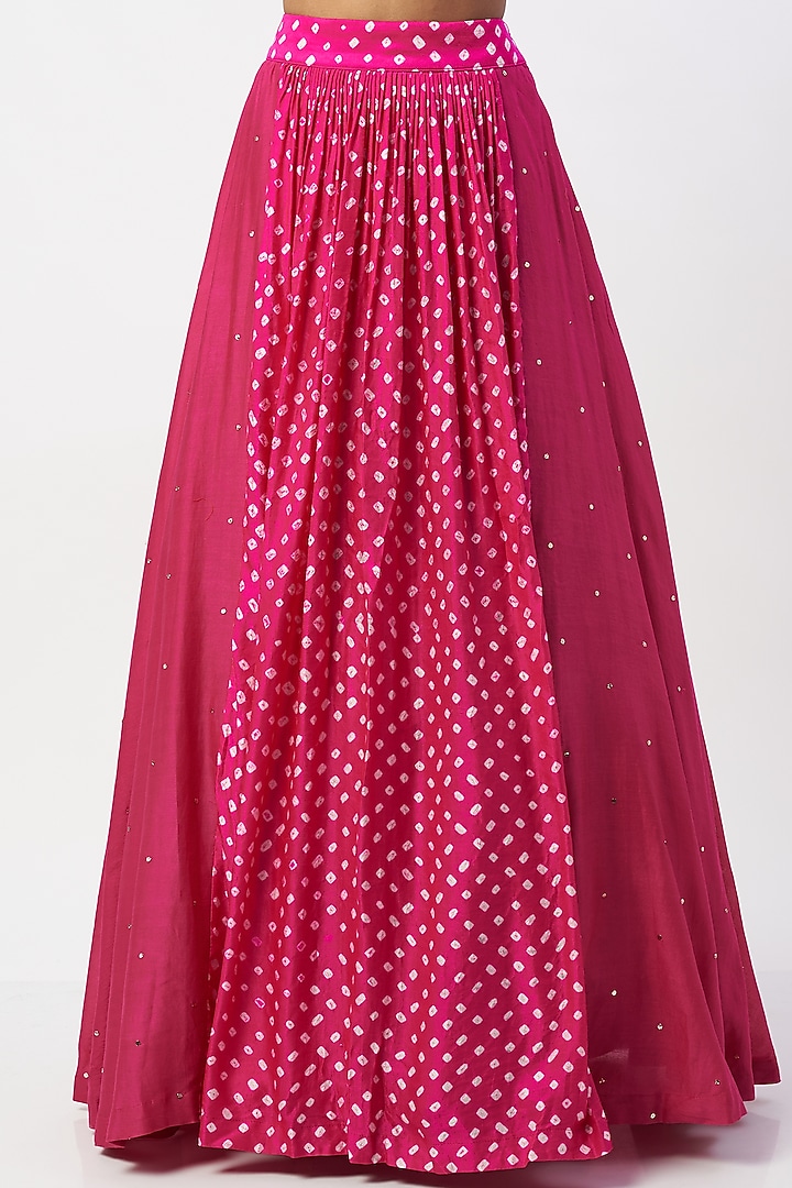 Pink Bandhani Skirt Set by Label Anushree at Pernia's Pop Up Shop