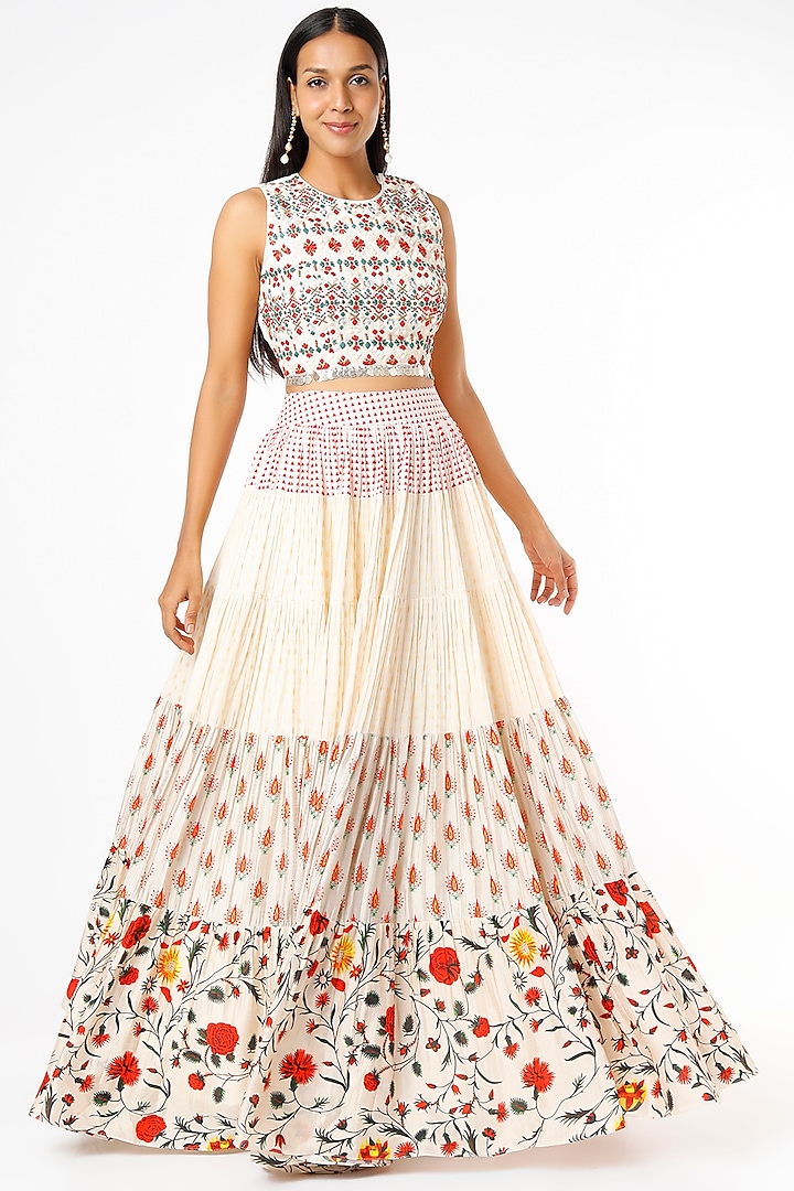 Off-White Embroidered Skirt Set by Label Anushree at Pernia's Pop Up Shop
