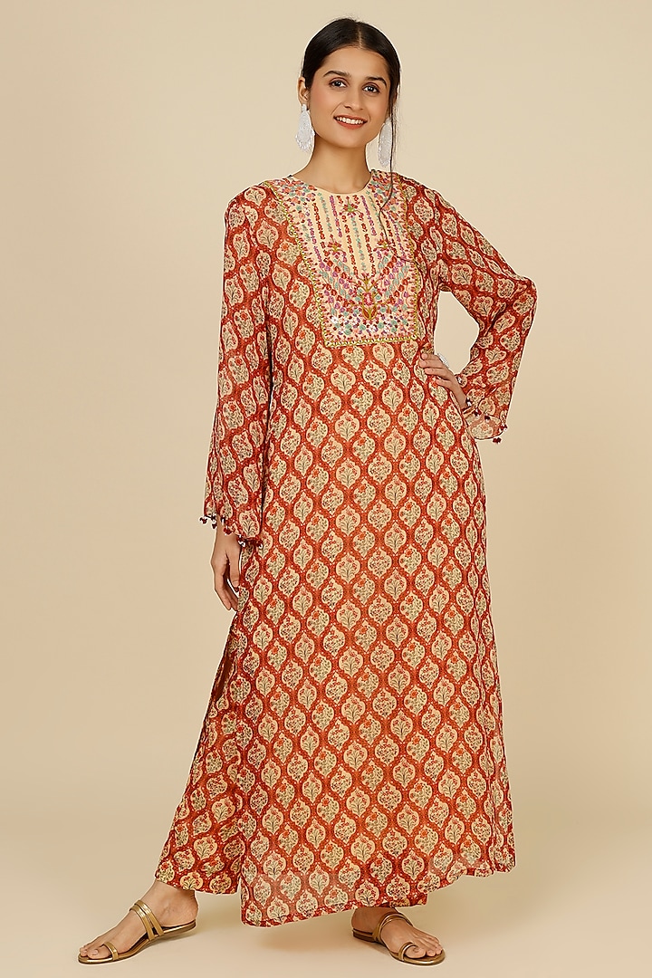 Maroon Printed Kaftan Set by Label Anushree at Pernia's Pop Up Shop