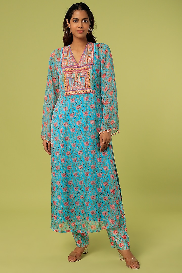 Blue Embroidered Tunic Set by Label Anushree at Pernia's Pop Up Shop