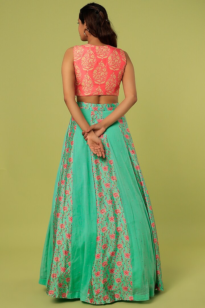 Green Printed Skirt Set by Label Anushree at Pernia's Pop Up Shop