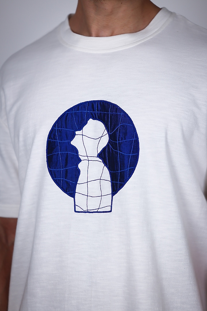 White Cotton Hand Embroidered T-Shirt by Arya Giri Men at Pernia's Pop Up Shop