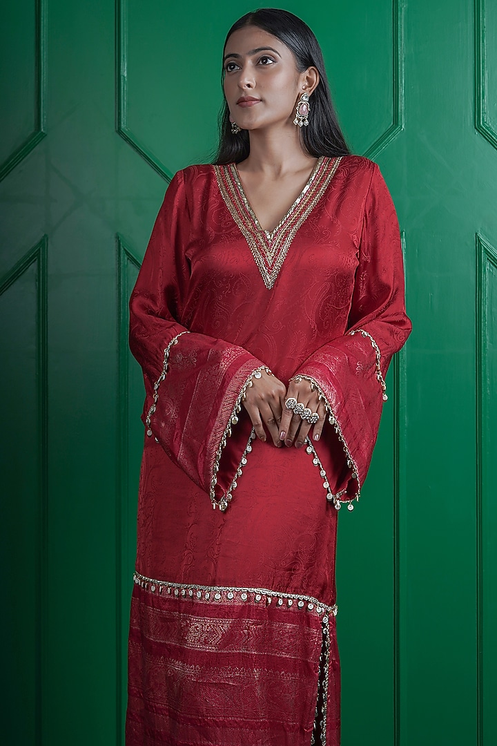 Red Hand Woven Kasab Silk Jacquard Kurta Set by ARJE India at Pernia's Pop Up Shop