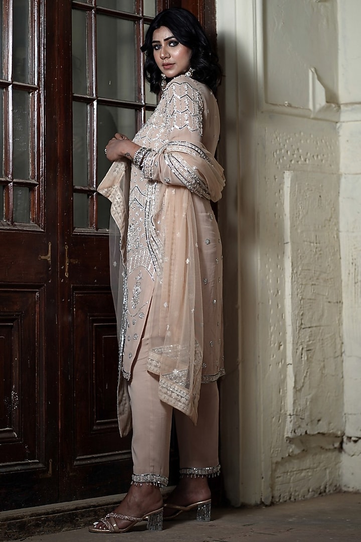 Ivory Georgette Hand Embroidered Kurta Set by Arsh & Jas Designs at Pernia's Pop Up Shop