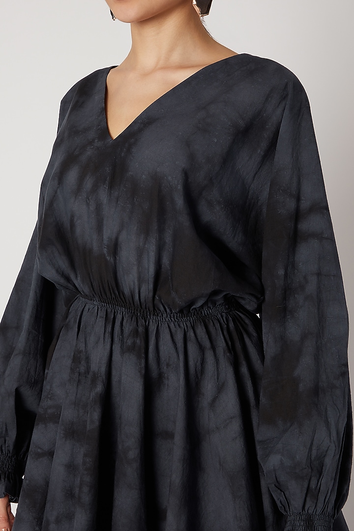 Black & Grey Tie-Dye Gathered Top by Aroka at Pernia's Pop Up Shop