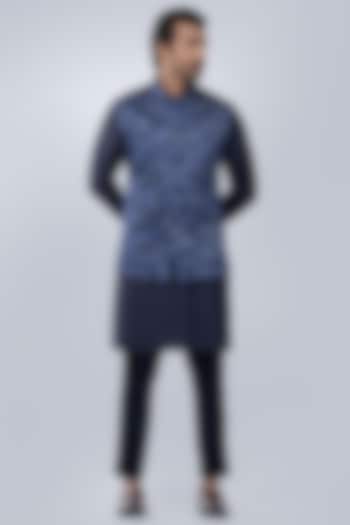 Navy Blue Silk Resham Thread Embroidered Bundi Jacket Set by Arjuun Kilachand at Pernia's Pop Up Shop