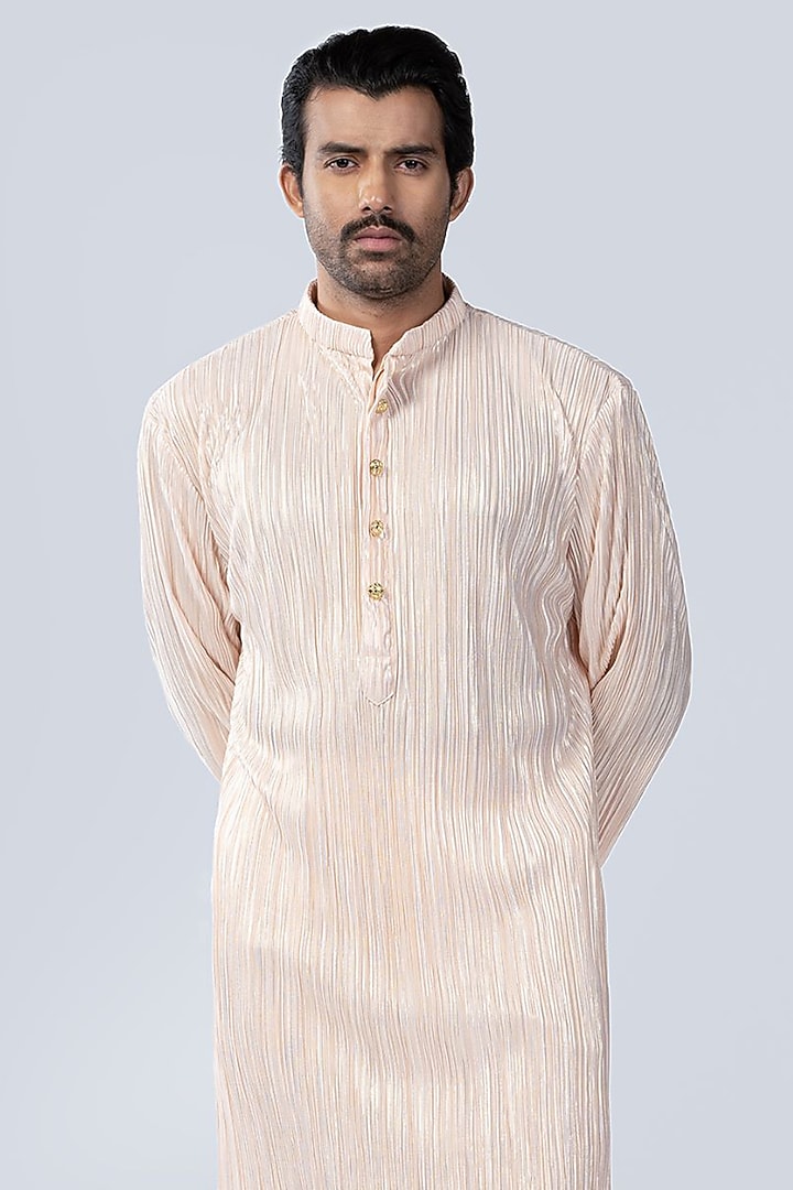 Pink Georgette Crushed Kurta by Arjuun Kilachand at Pernia's Pop Up Shop