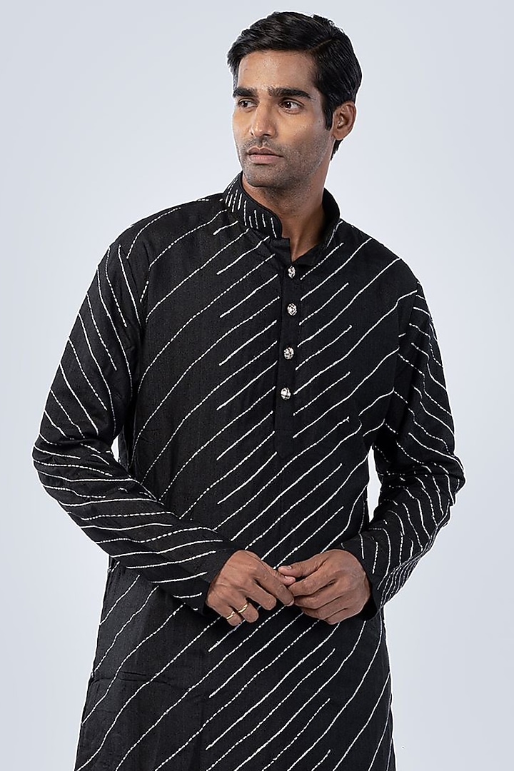 Black Silk Resham Embroidered Kurta by Arjuun Kilachand at Pernia's Pop Up Shop