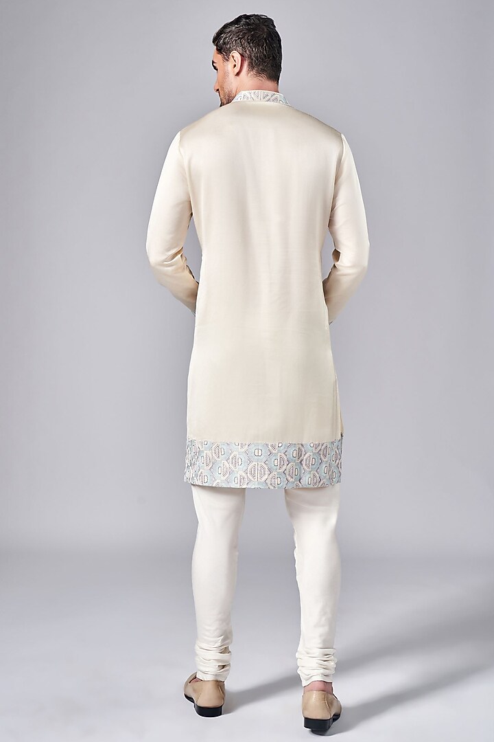 Champagne Silk Thread Embroidered Kurta Set by Arjuun Kilachand at Pernia's Pop Up Shop