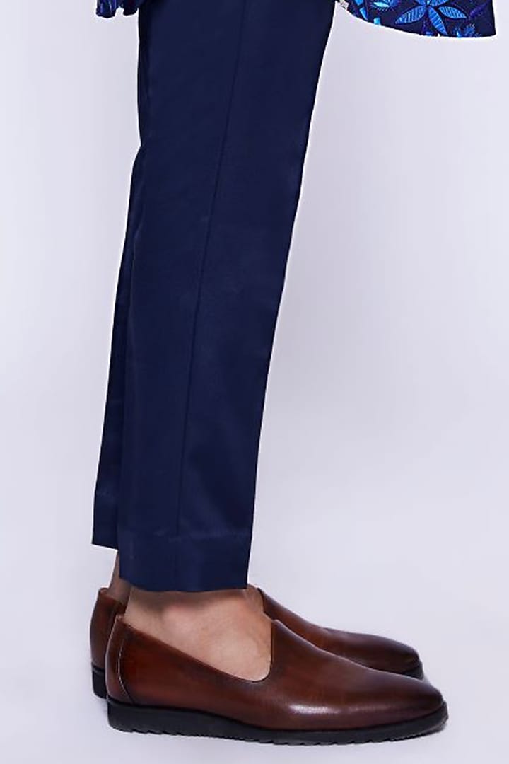 Navy Blue Silk Floral Embroidered Groom Indowestern Set by Arjuun Kilachand at Pernia's Pop Up Shop