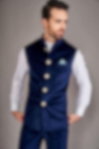 Navy Blue Velvet Bundi Jacket Set by Arjuun Kilachand at Pernia's Pop Up Shop
