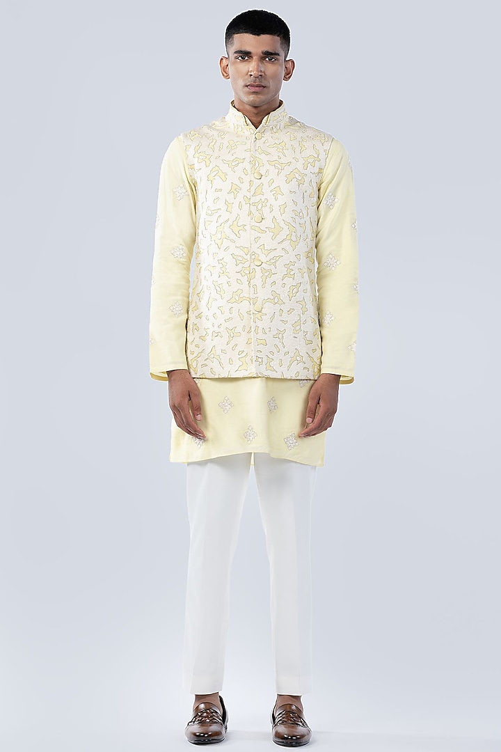 Yellow Silk Wool Embroidered Bundi Jacket Set by Arjuun Kilachand